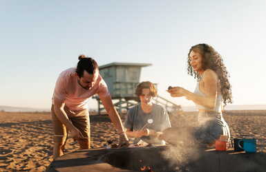 Grillen mit FIREJAIL ONE am Strand